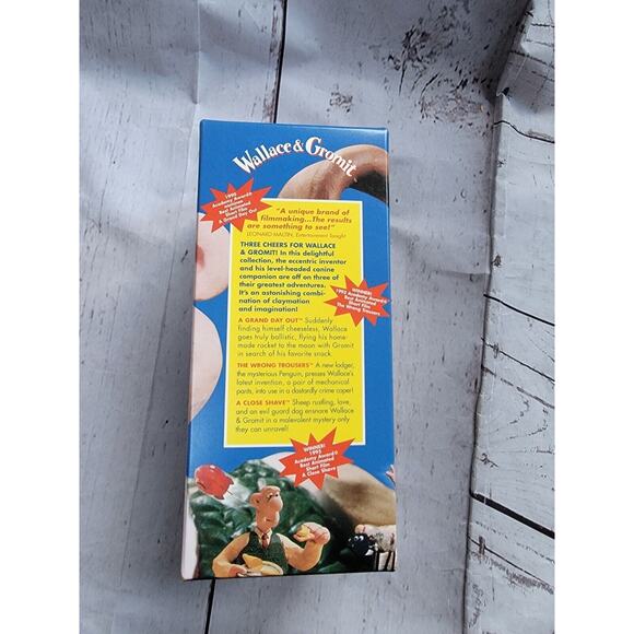 Wallace & Gromit Box Gift Set VHS, 1996 3 Tape Set in Display Box - Picture 7 of 7